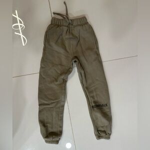 Essentials Fear of God fleece pants size4-5